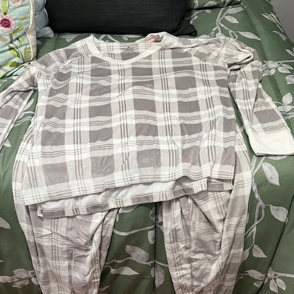 Pajamas in Gray and White